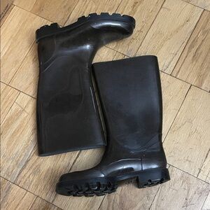 Black Rubber rain boot size 39